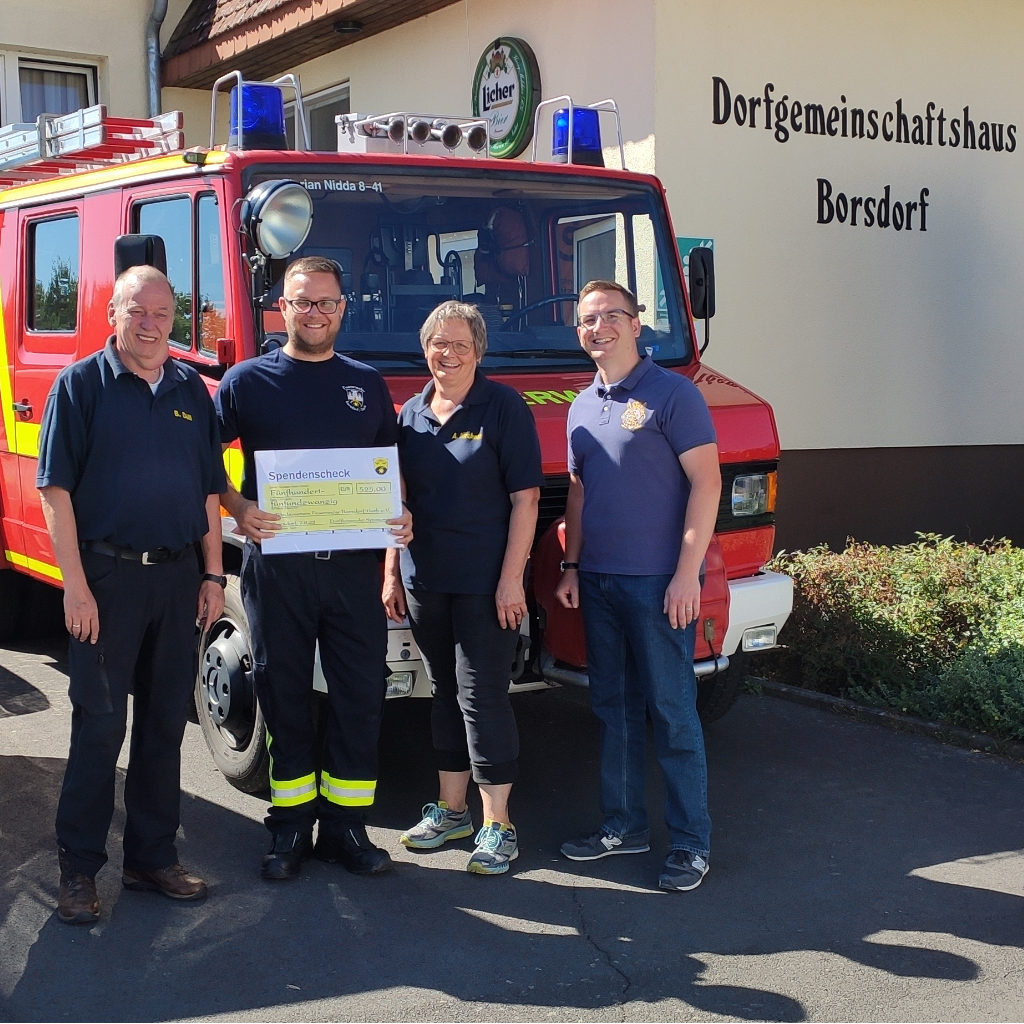 Spendenuebergabe Dorfflohmarkt